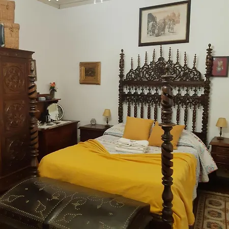 Solar Dos Carvalhos Bed and Breakfast