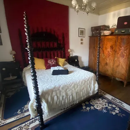 Solar Dos Carvalhos Bed & Breakfast *