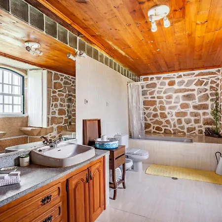 Bed & Breakfast Solar Dos Carvalhos Sernancelhe