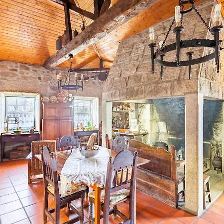 Alojamento de Acomodação e Pequeno-almoço Solar Dos Carvalhos