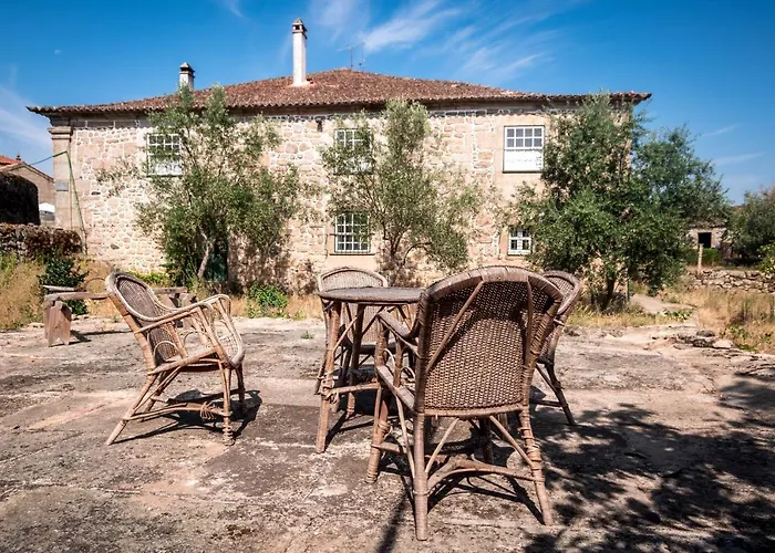 לינה וארוחת בוקר Solar Dos Carvalhos 3*